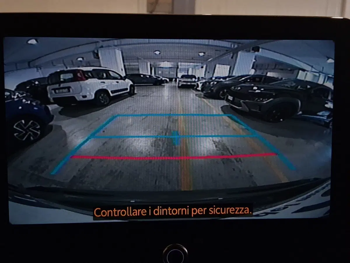 Toyota Yaris Cross nuova a Genova (20)