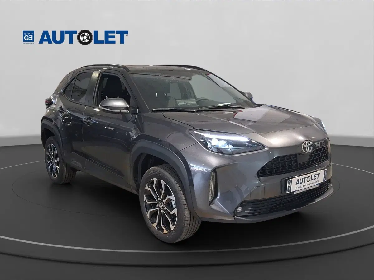 Toyota Yaris Cross nuova a Genova (3)