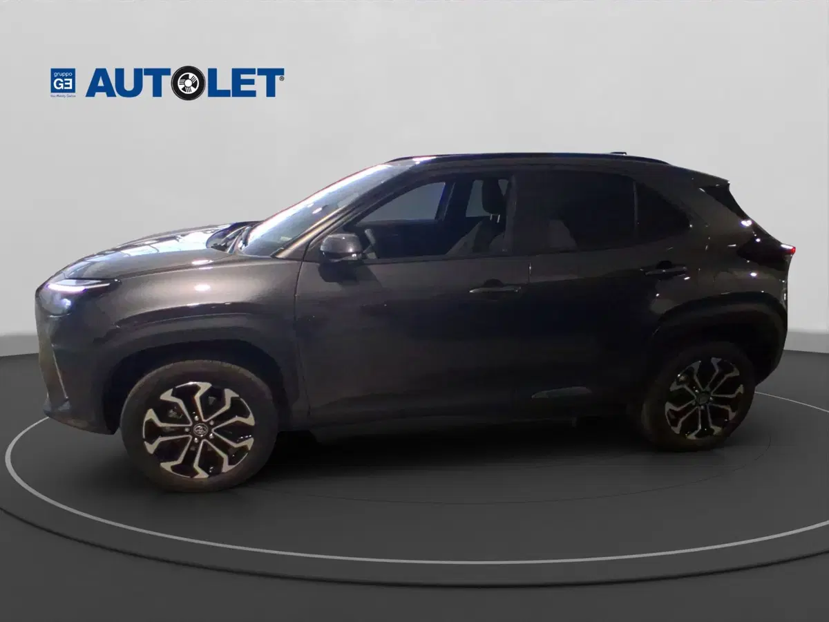 Toyota Yaris Cross nuova a Genova (5)