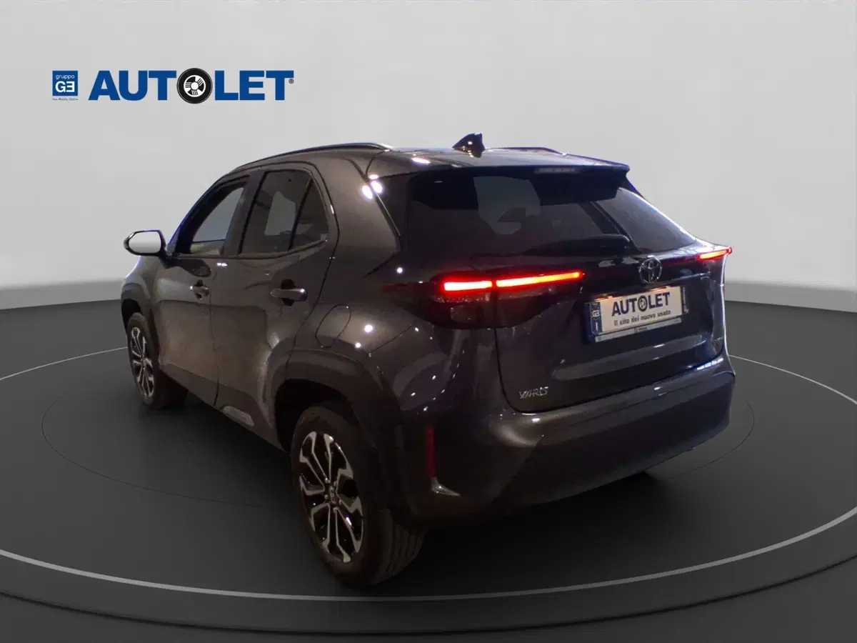 Toyota Yaris Cross nuova a Genova (8)
