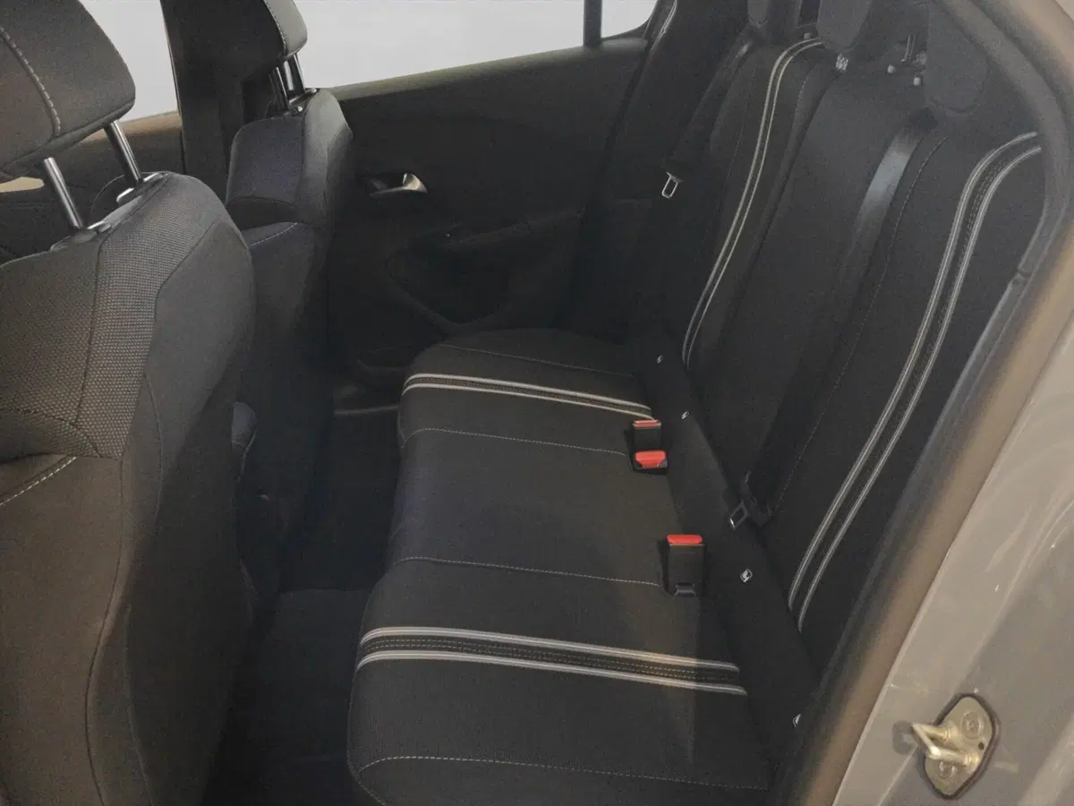 Opel Corsa usata a Genova (10)