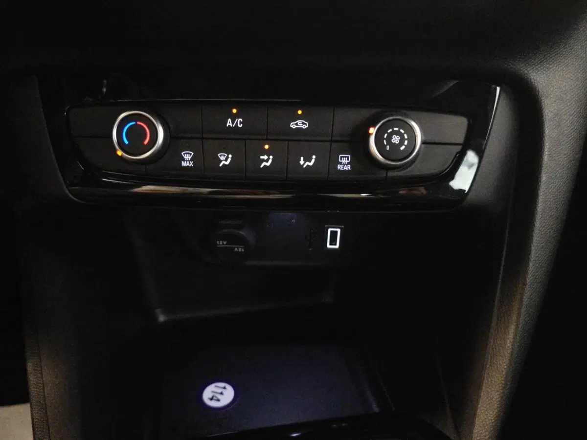 Opel Corsa usata a Genova (16)