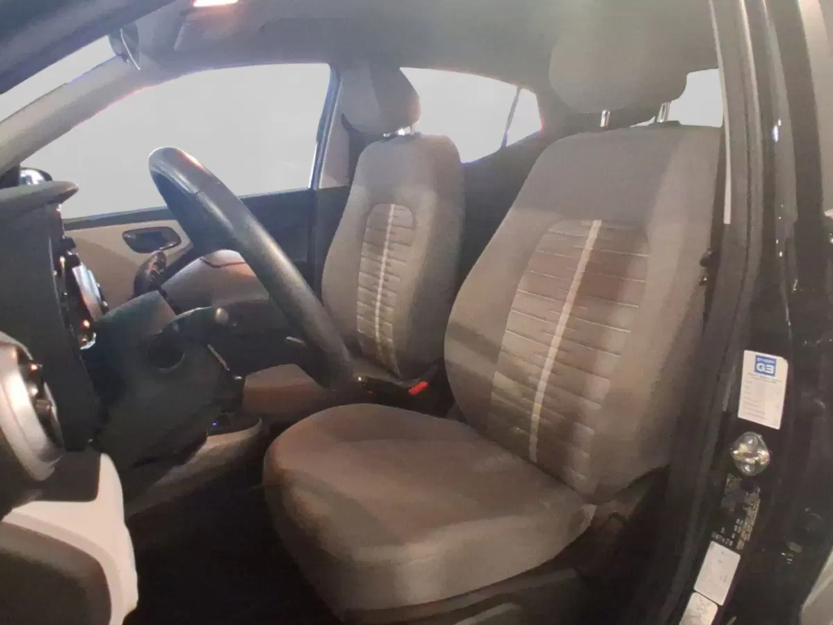 Hyundai i10 usata a Genova (9)