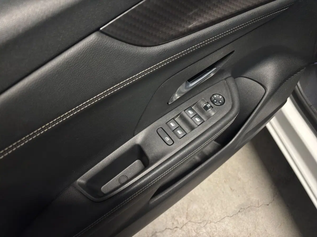 Opel Mokka usata a Genova (12)