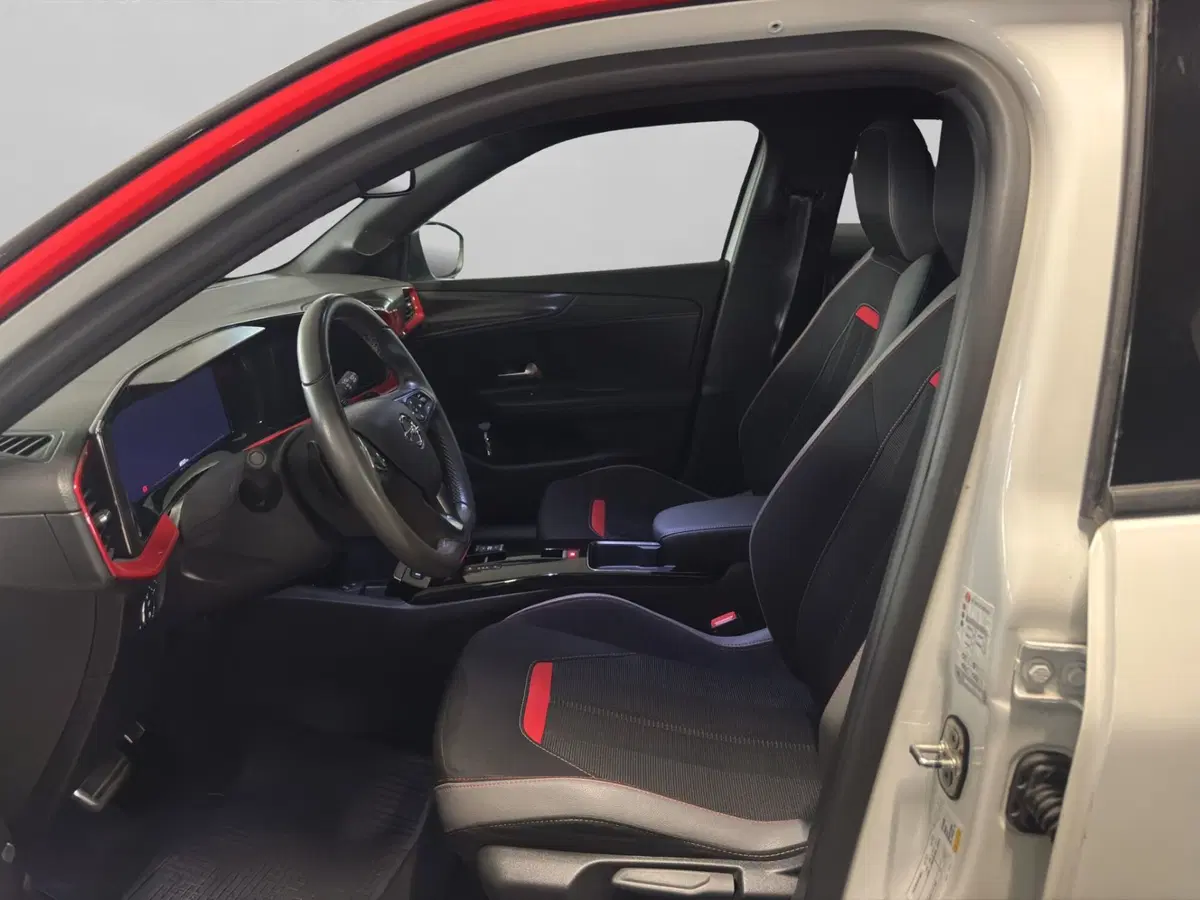 Opel Mokka usata a Genova (9)