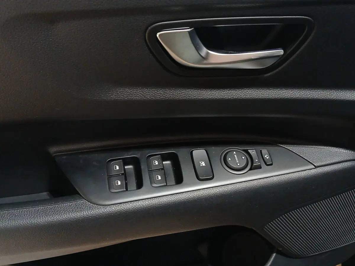 Kia Stonic nuova a Genova (12)