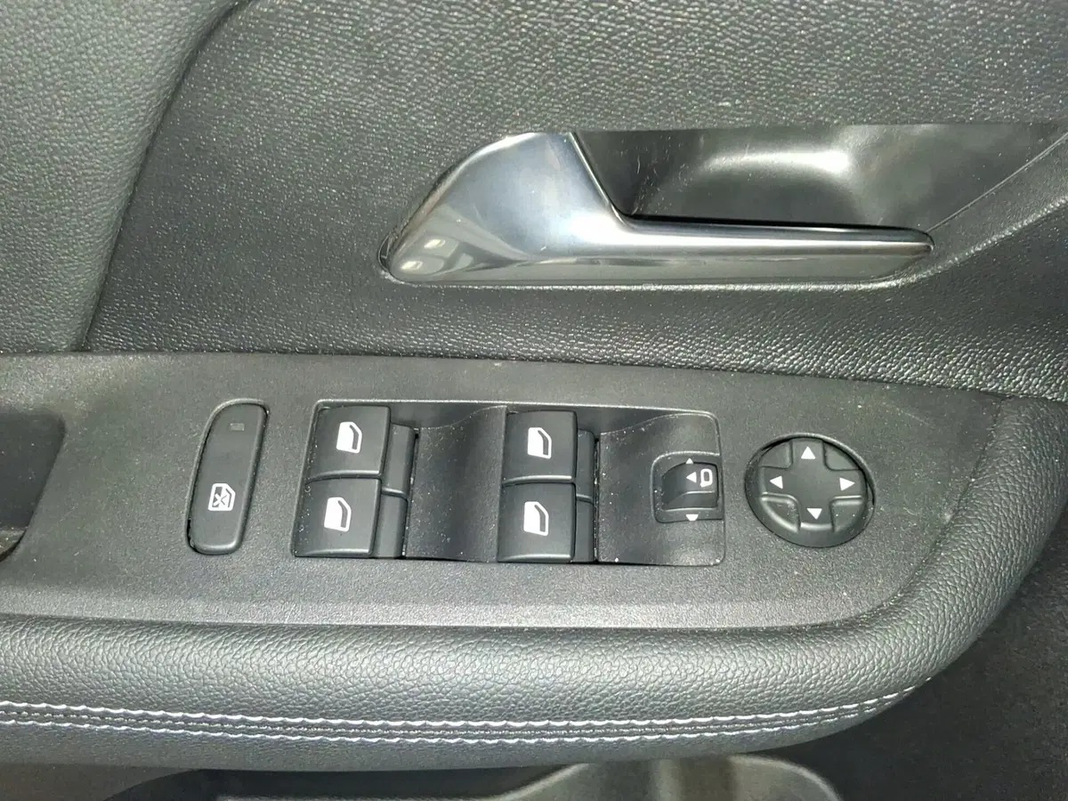 Opel Mokka usata a Genova (12)