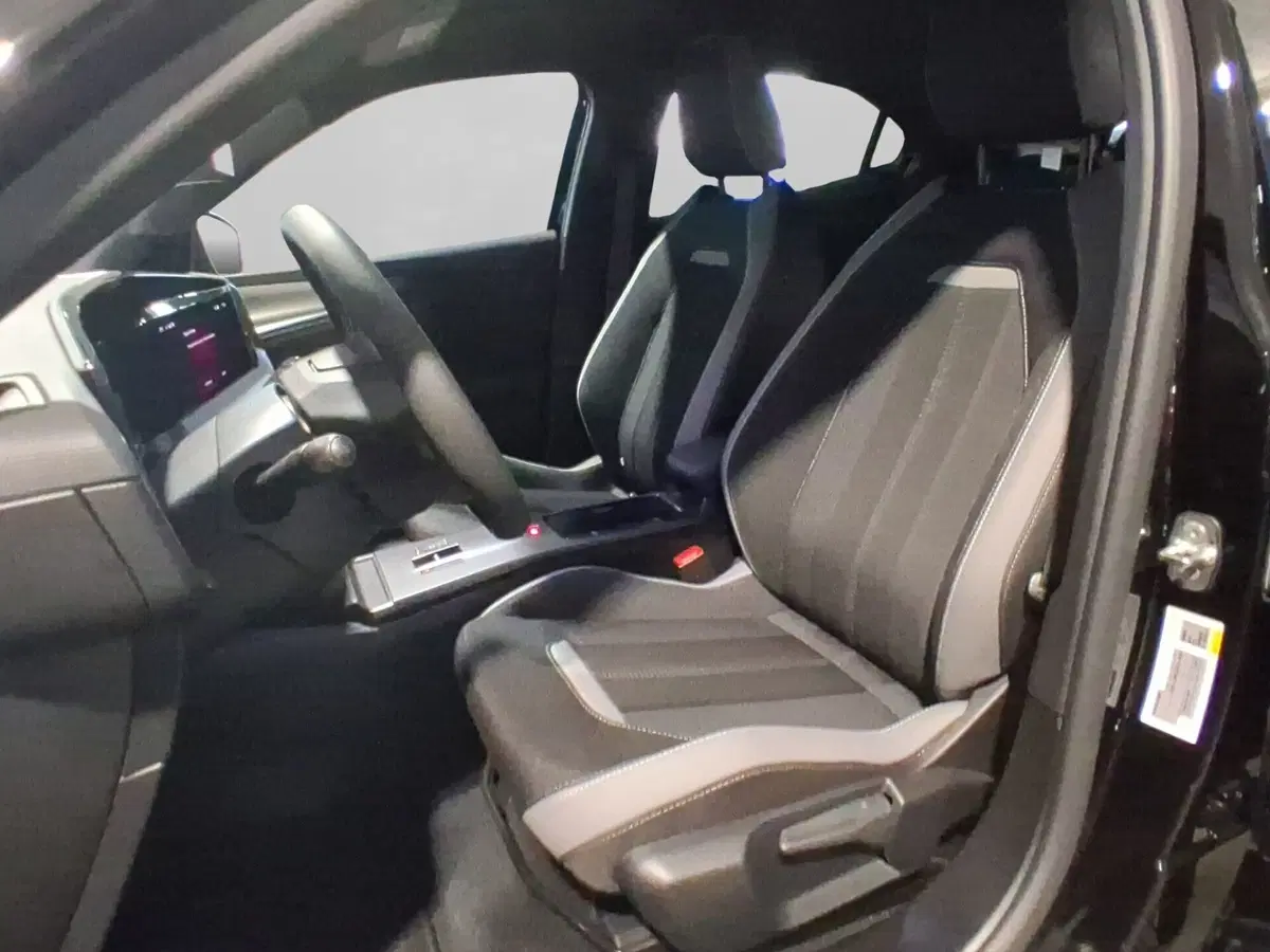 Opel Mokka usata a Genova (9)