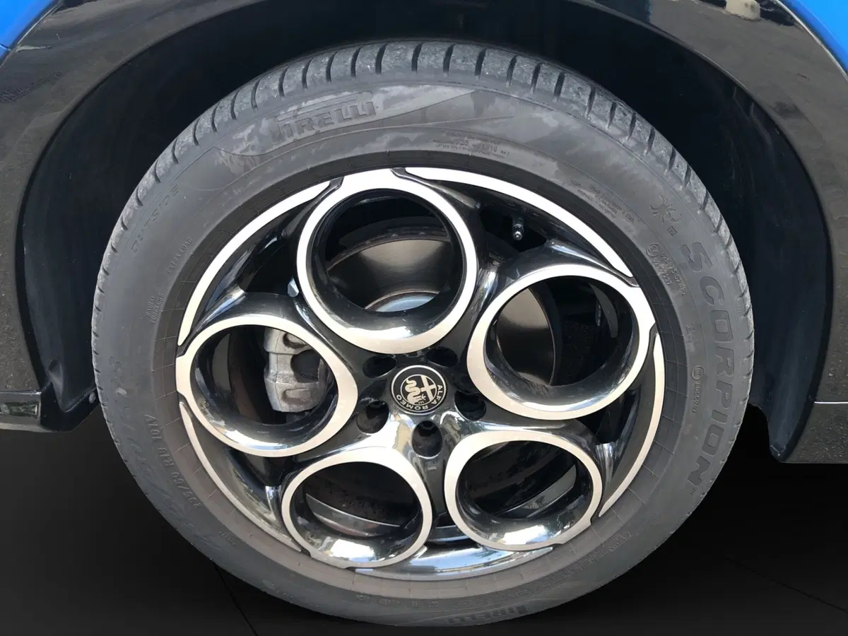 Alfa Romeo Tonale usata a Genova (18)
