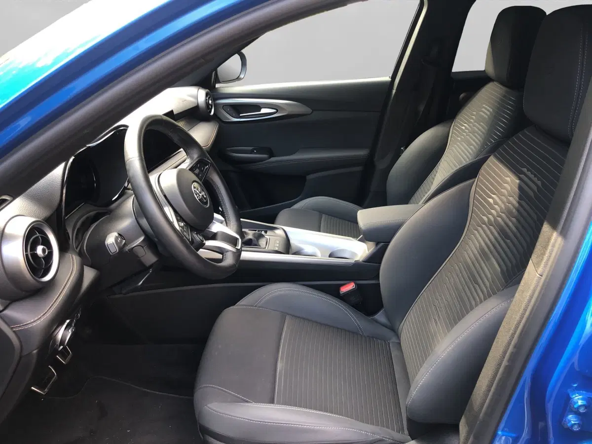 Alfa Romeo Tonale usata a Genova (9)