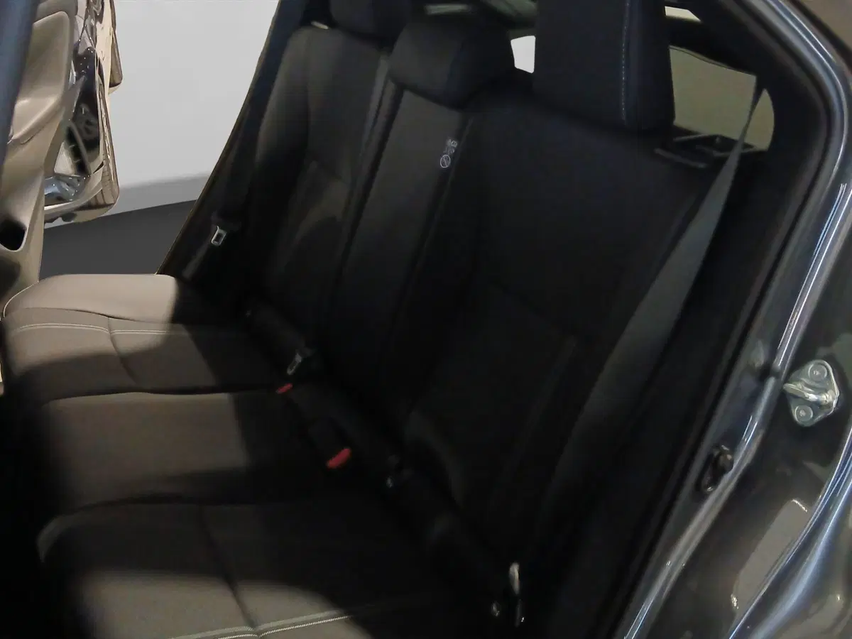 Toyota Yaris Cross nuova a Genova (10)