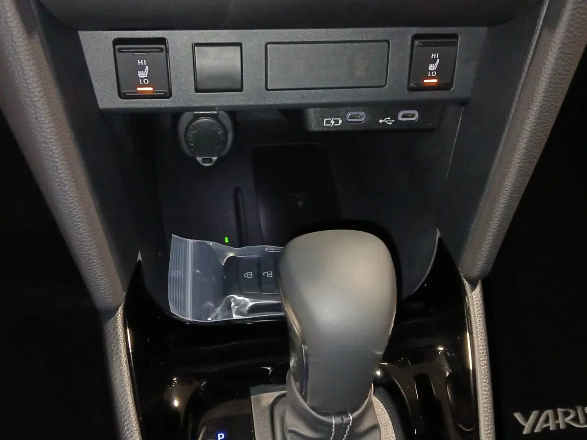 Toyota Yaris Cross nuova a Genova (19)