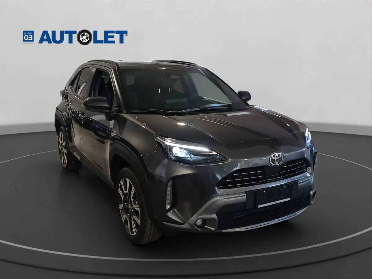 Toyota Yaris Cross nuova a Genova (3)