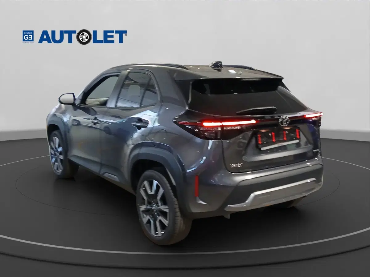 Toyota Yaris Cross nuova a Genova (8)