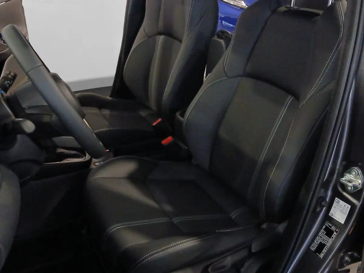 Toyota Yaris Cross nuova a Genova (9)