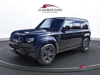 Land Rover Defender 110 3.0d i6 mhev X-Dynamic SE awd 250cv auto del 2023 usata a Corciano