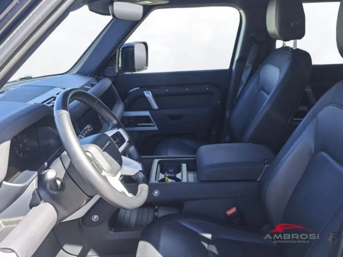 Land Rover Defender usata a Perugia (9)