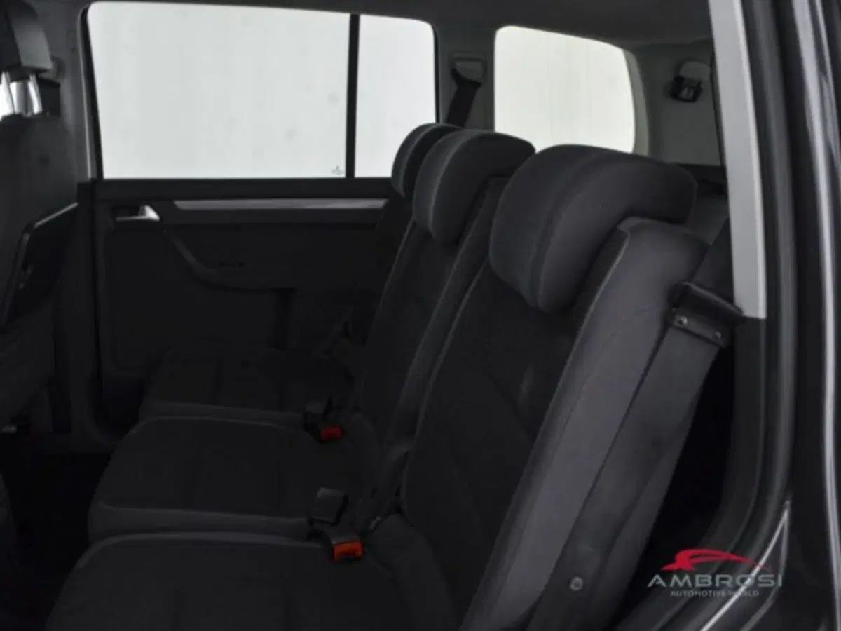 Volkswagen Touran usata a Perugia (10)