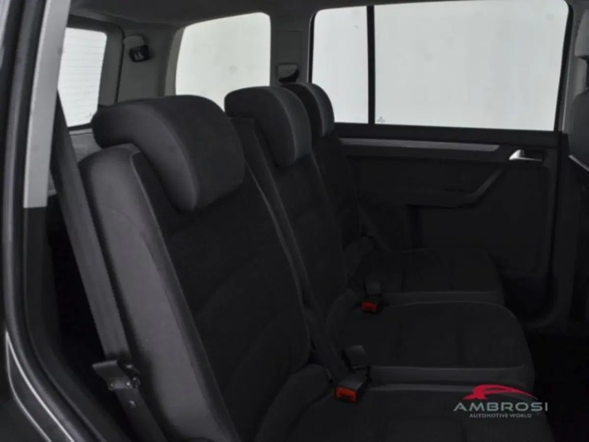 Volkswagen Touran usata a Perugia (11)