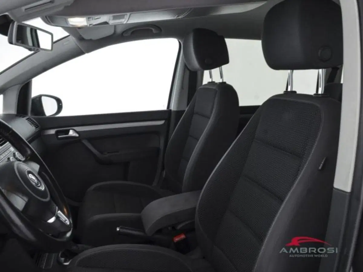 Volkswagen Touran usata a Perugia (9)