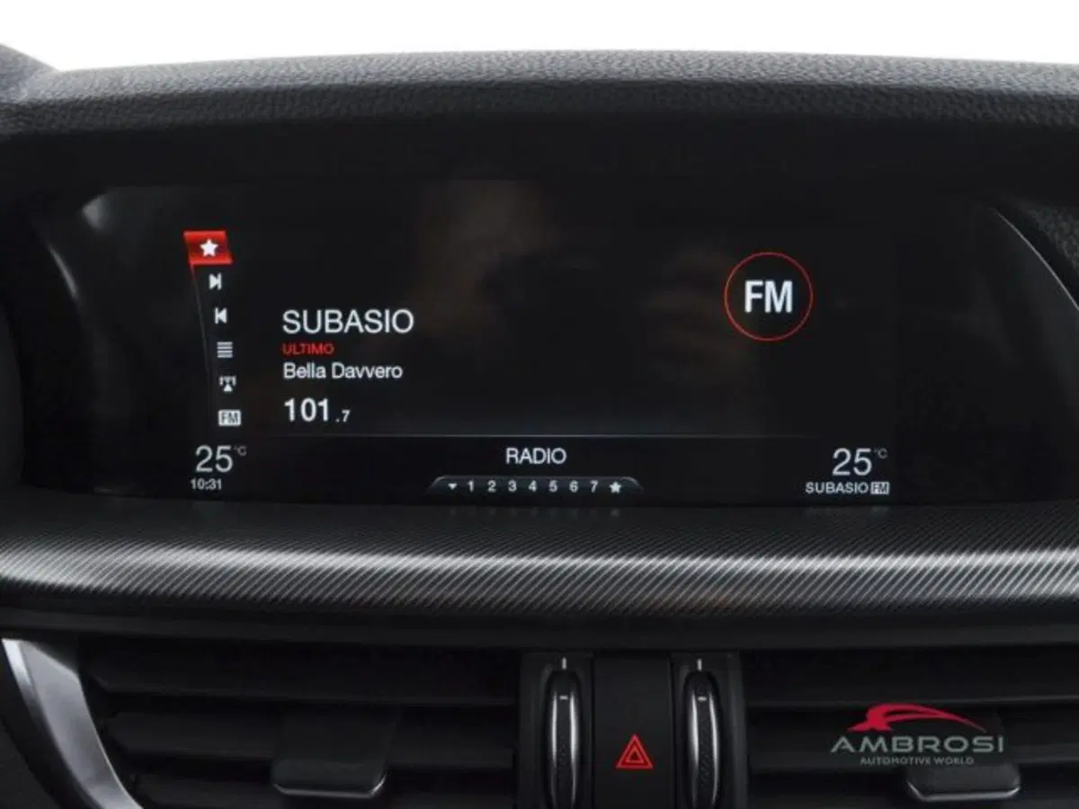 Alfa Romeo Stelvio usata a Perugia (14)