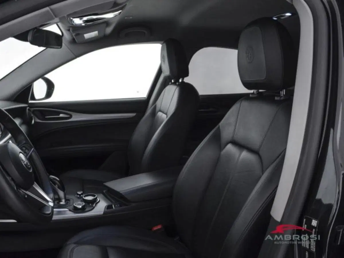 Alfa Romeo Stelvio usata a Perugia (9)