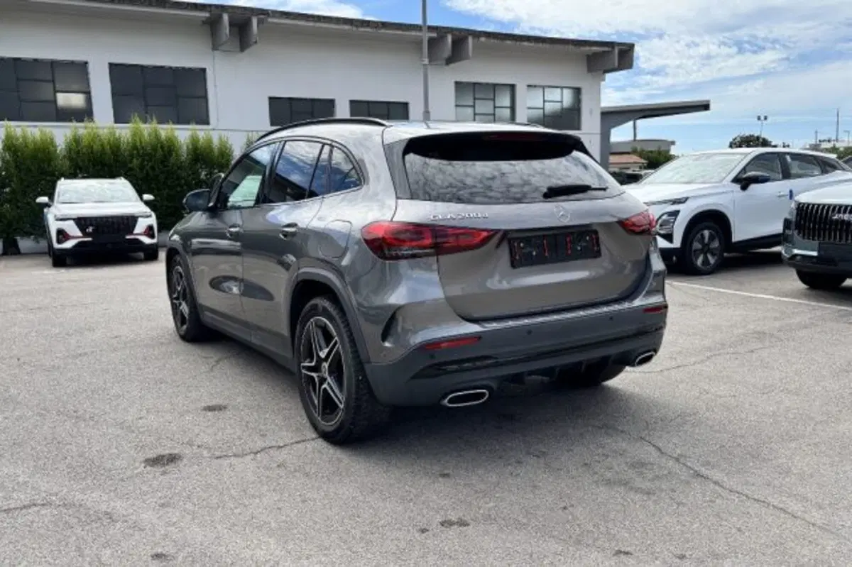Mercedes-Benz GLA SUV usata a Latina (5)