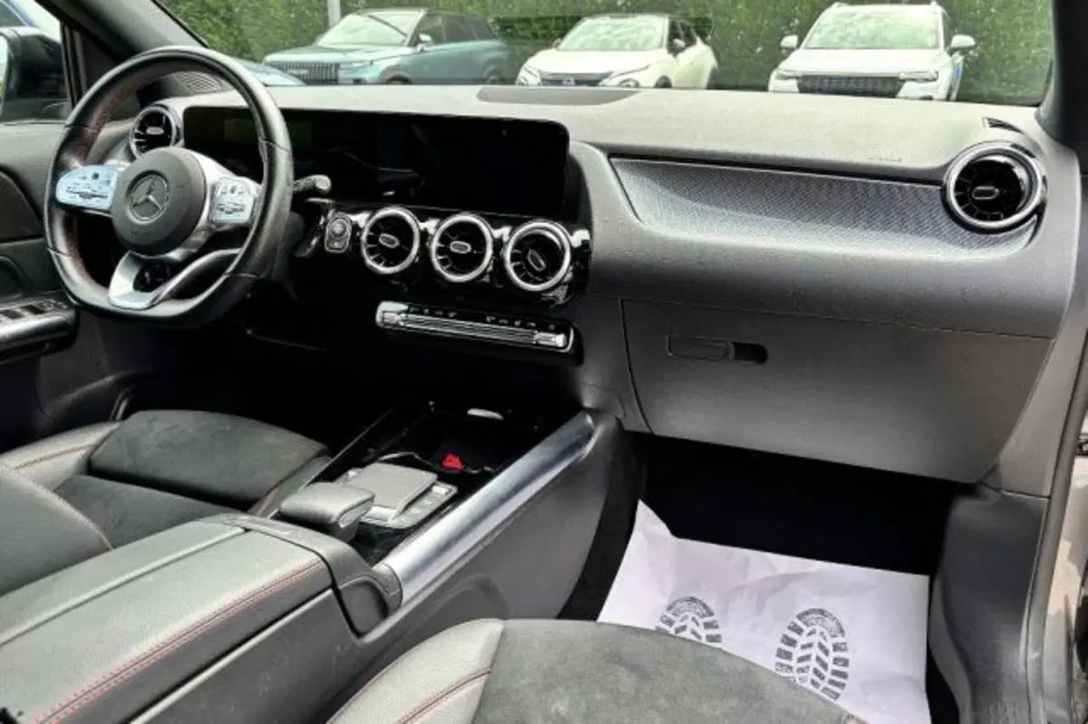 Mercedes-Benz GLA SUV usata a Latina (9)