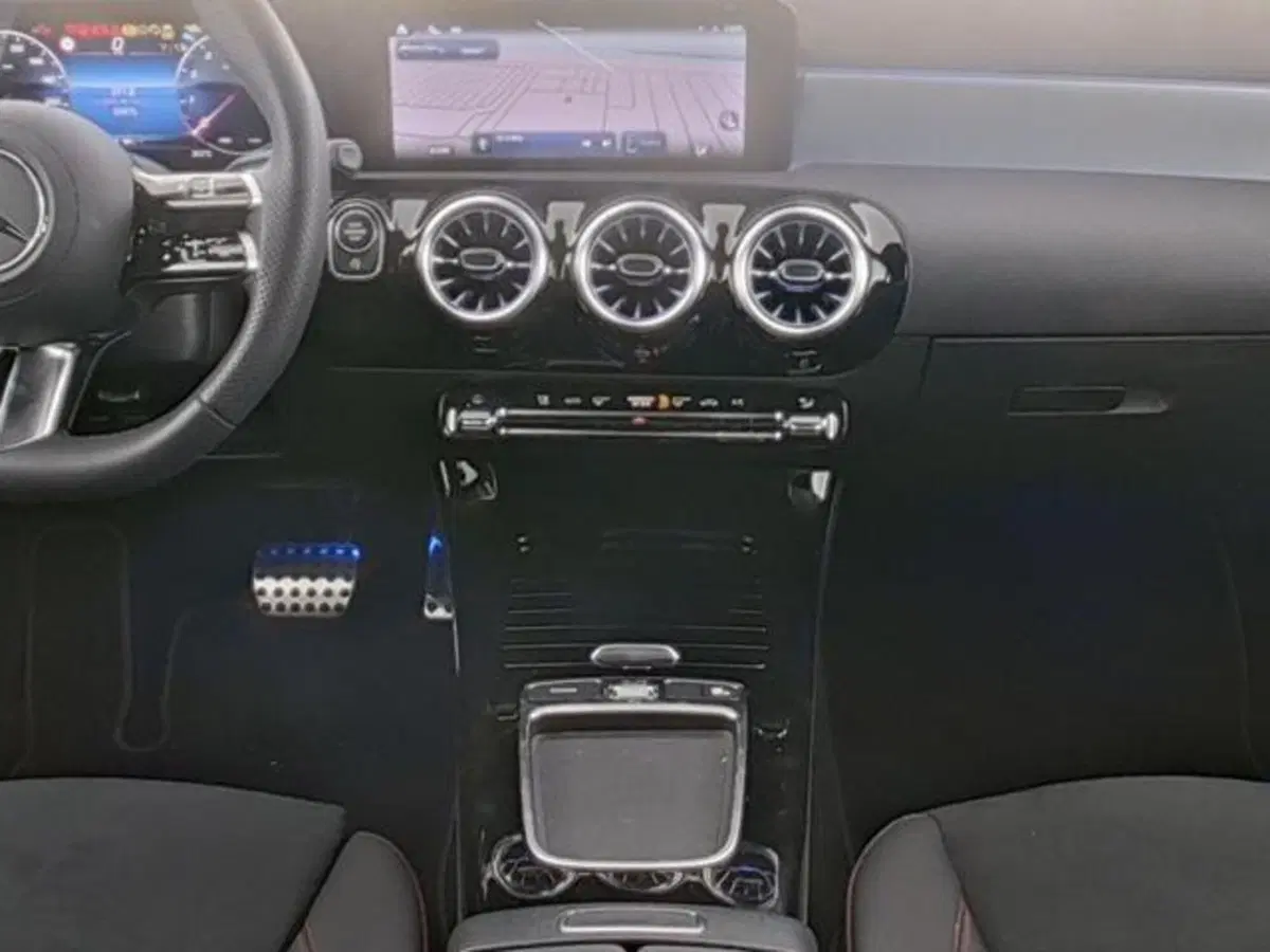 Mercedes-Benz Classe A Sedan usata a Milano (5)