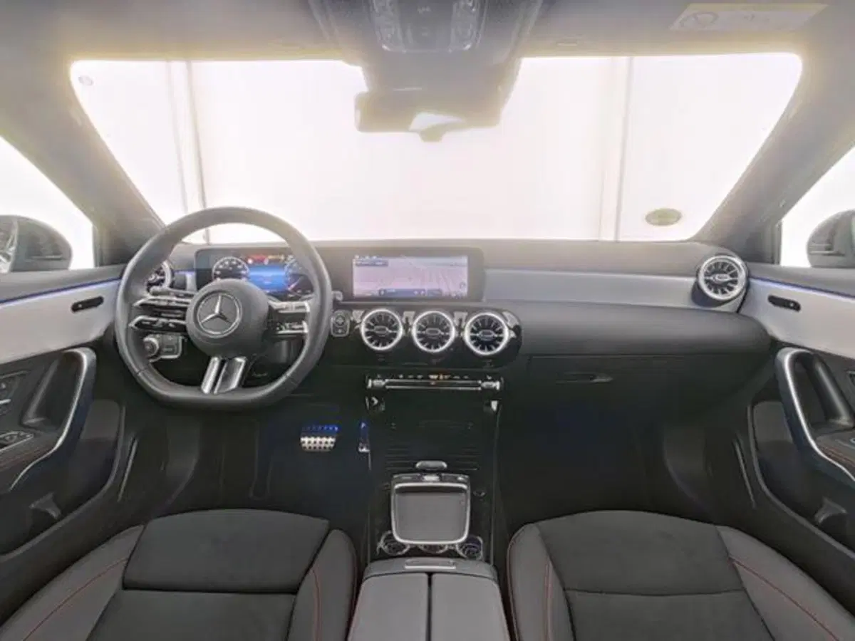 Mercedes-Benz Classe A Sedan usata a Milano (7)