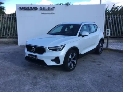 Volvo XC40 B3 automatico Core del 2022 usata a Napoli