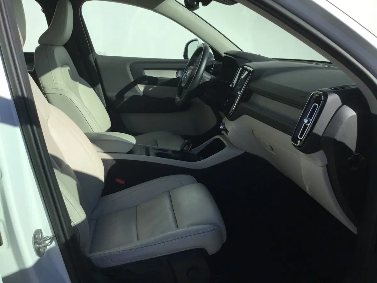 Volvo XC40 usata a Napoli (10)