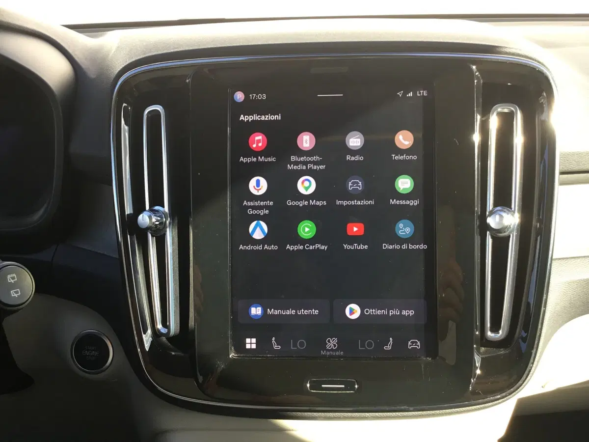 Volvo XC40 usata a Napoli (16)