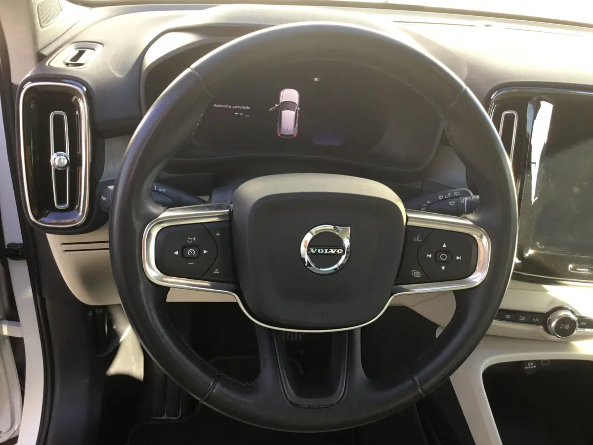 Volvo XC40 usata a Napoli (17)