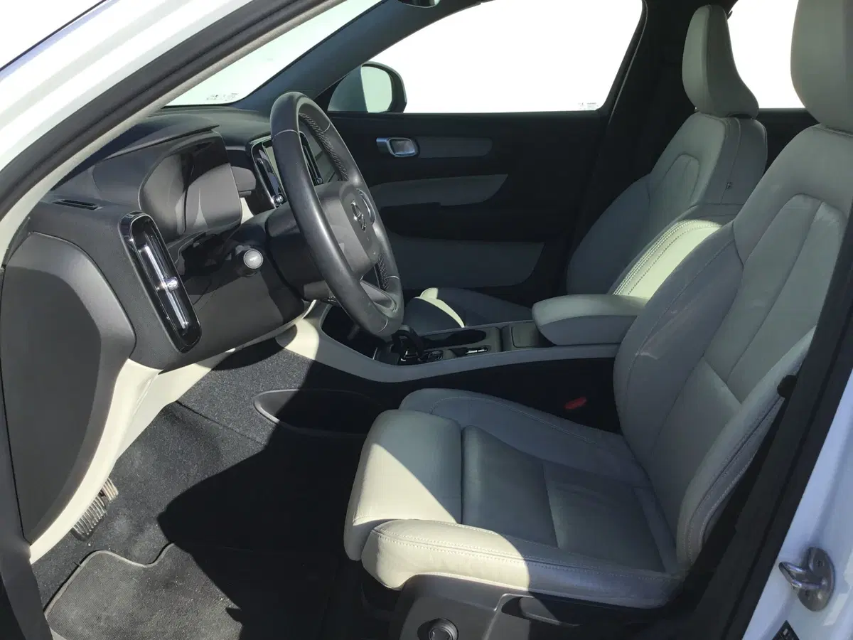 Volvo XC40 usata a Napoli (7)