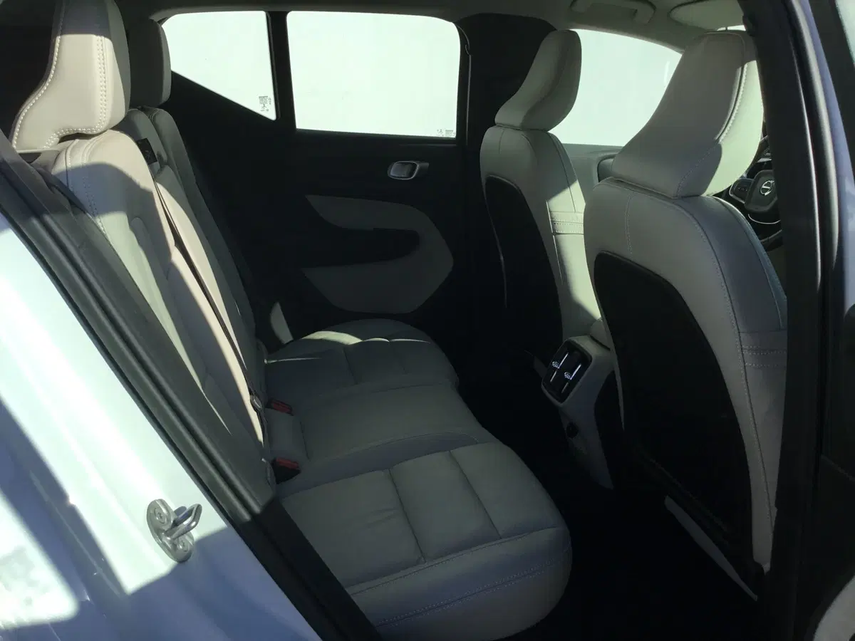 Volvo XC40 usata a Napoli (9)