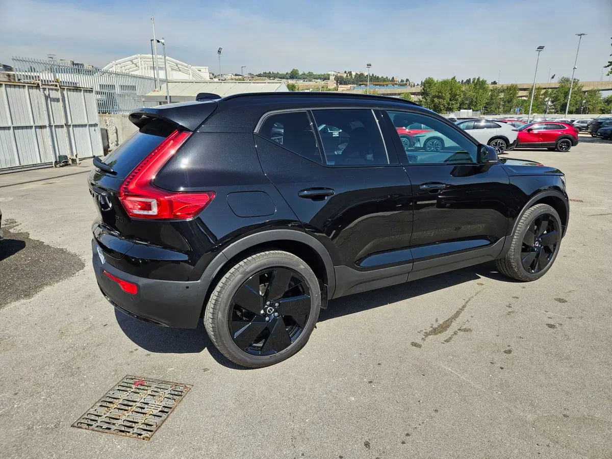 Volvo XC40 usata a Napoli (2)
