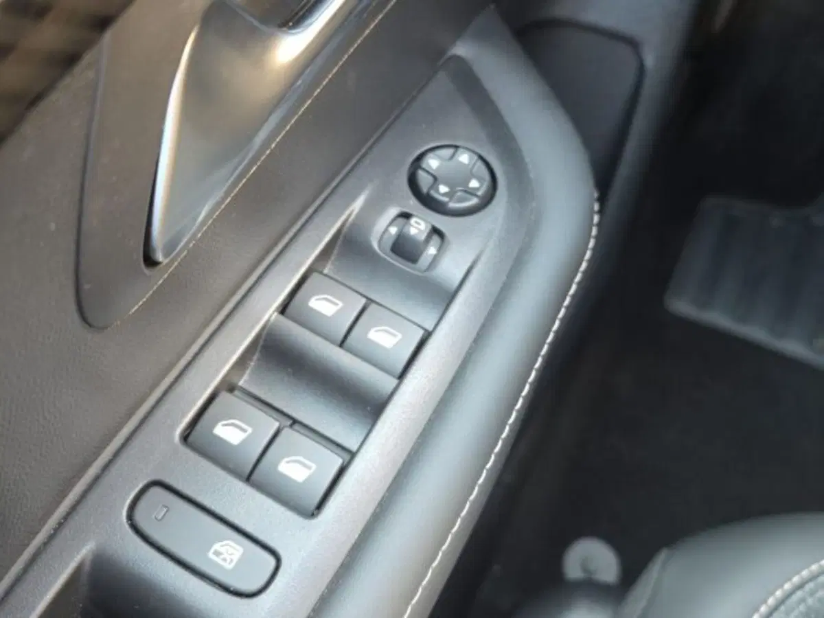 Peugeot 208 usata a Monza e Brianza (18)