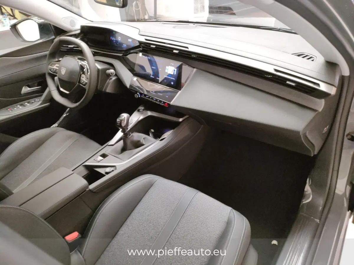 Peugeot 308 SW nuova a Ascoli Piceno (12)