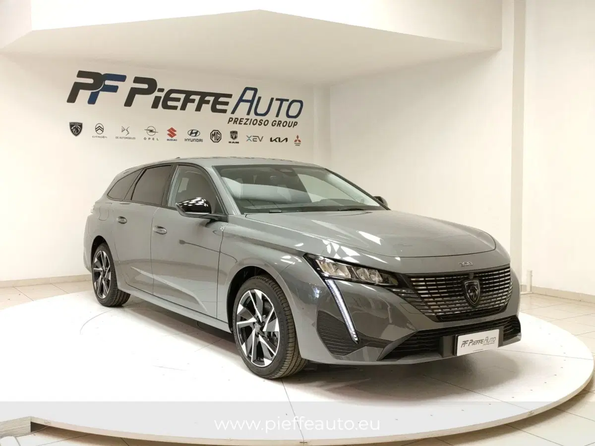 Peugeot 308 SW nuova a Ascoli Piceno (6)
