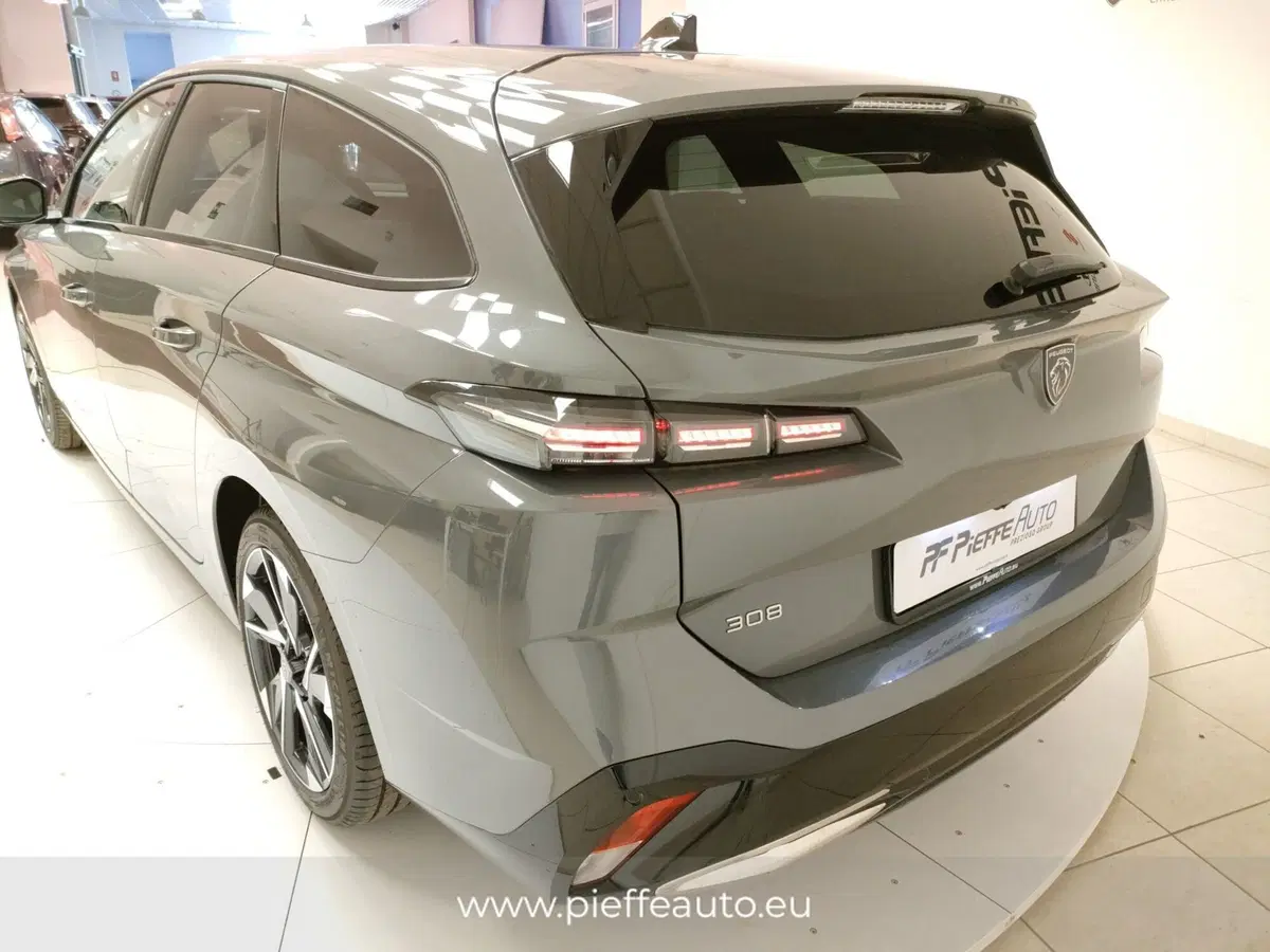 Peugeot 308 SW nuova a Ascoli Piceno (9)