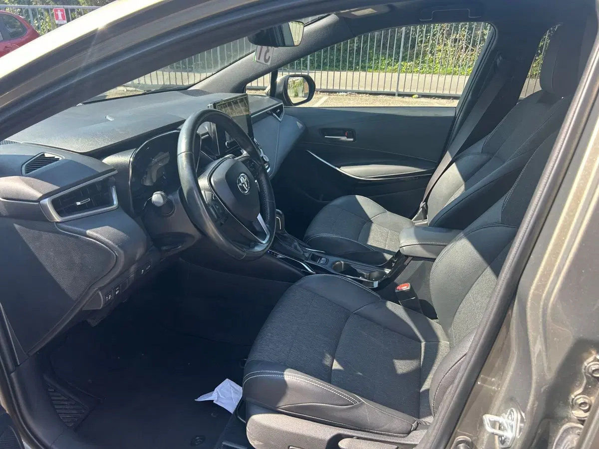Toyota Corolla Touring Sports usata a Piacenza (16)