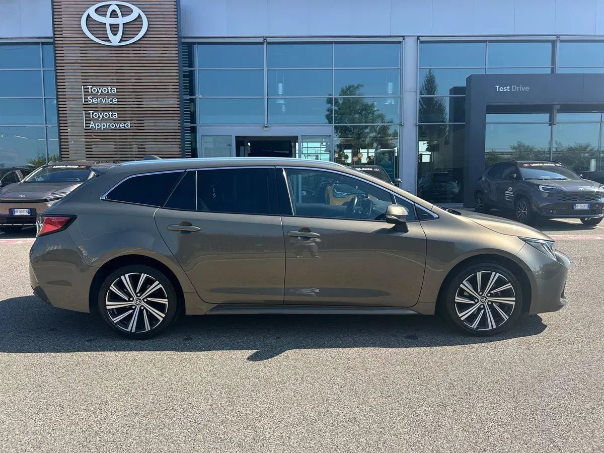 Toyota Corolla Touring Sports usata a Piacenza (7)