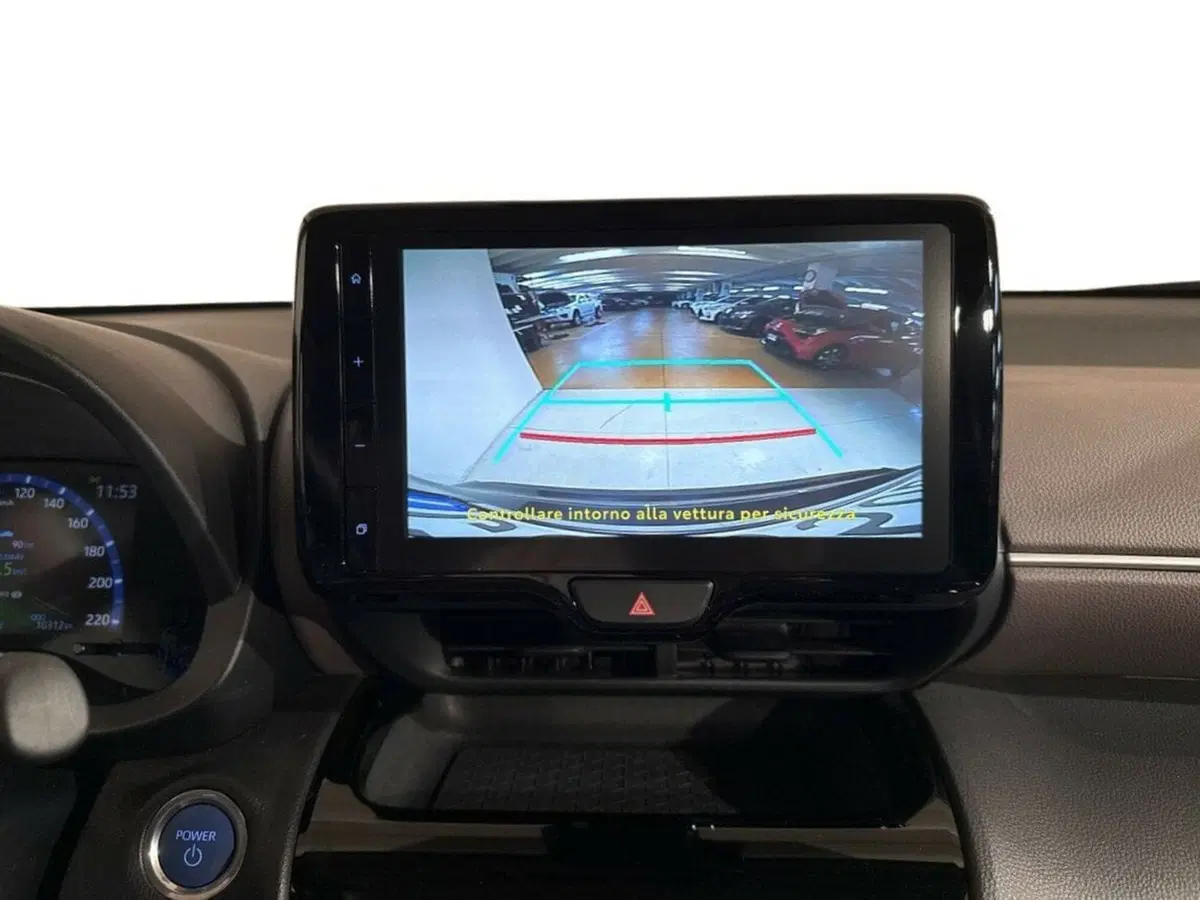 Toyota Yaris Cross usata a Lecco (12)