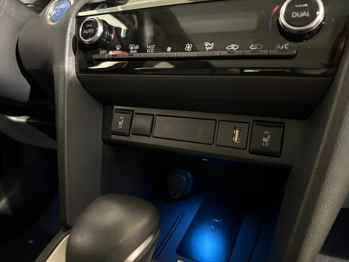 Toyota Yaris Cross usata a Lecco (13)