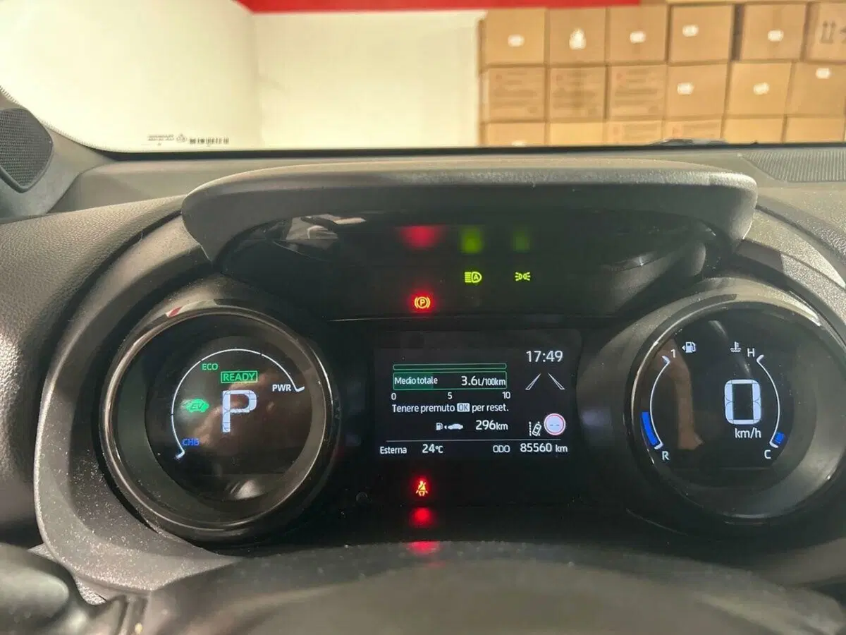 Toyota Yaris usata a Lecco (10)