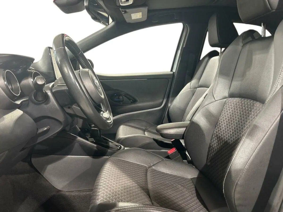 Toyota Yaris usata a Lecco (11)