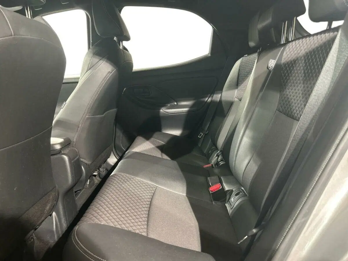Toyota Yaris usata a Lecco (12)