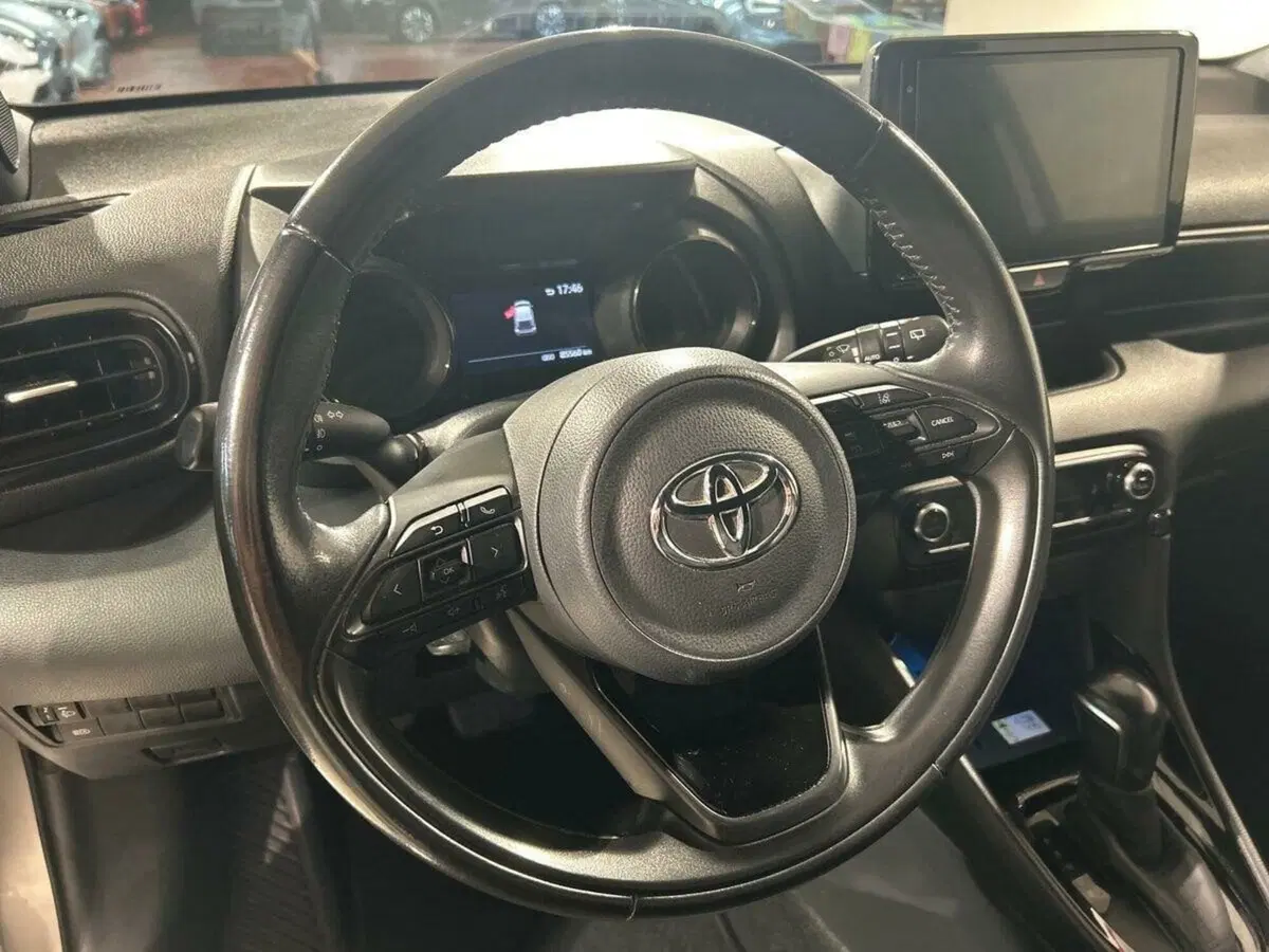 Toyota Yaris usata a Lecco (14)