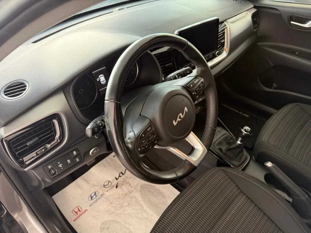 Kia Stonic usata a Napoli (11)
